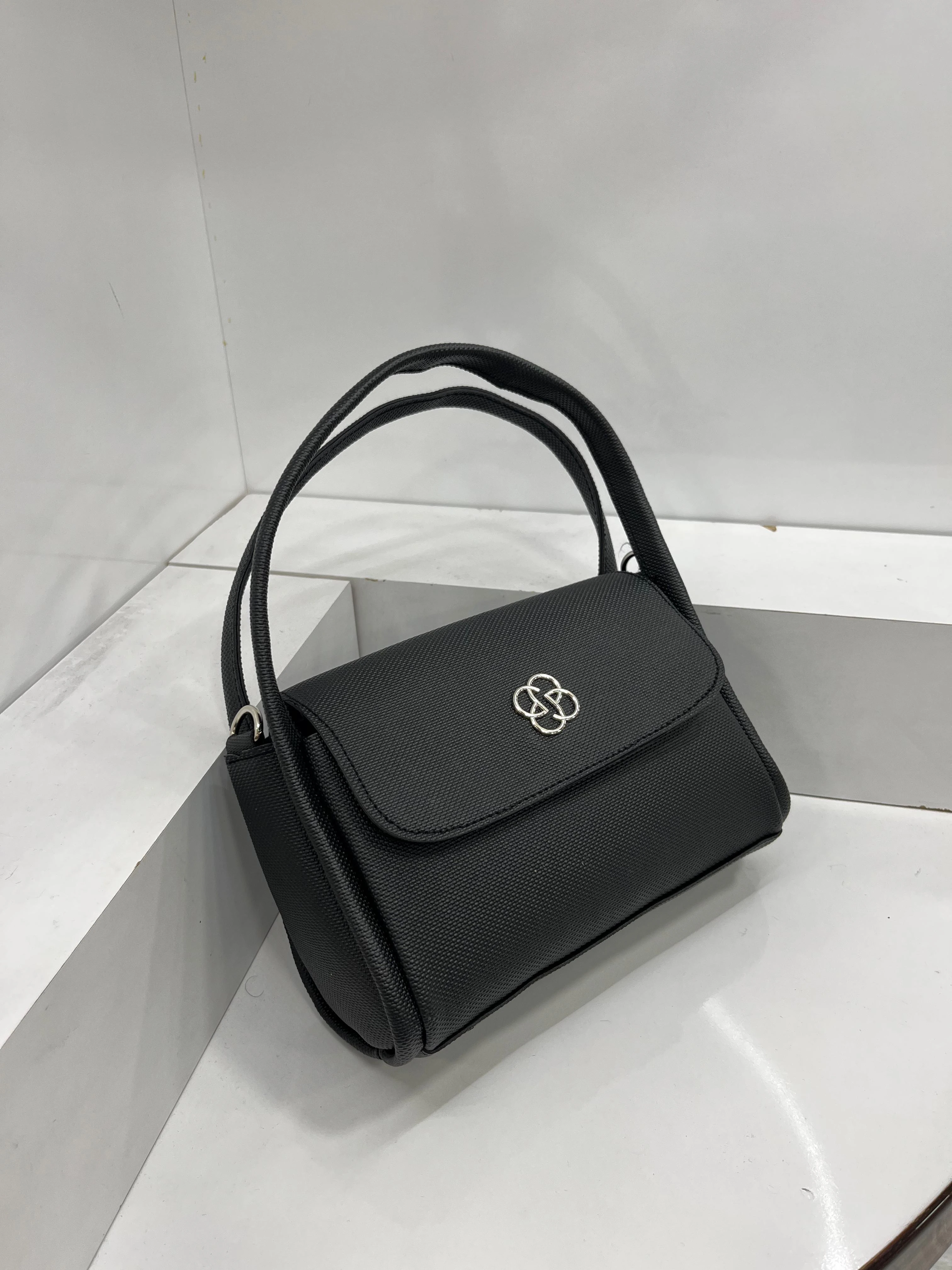 Yonca Detay Lakos Kumaş Kol Ve Çapraz Çanta - Siyah