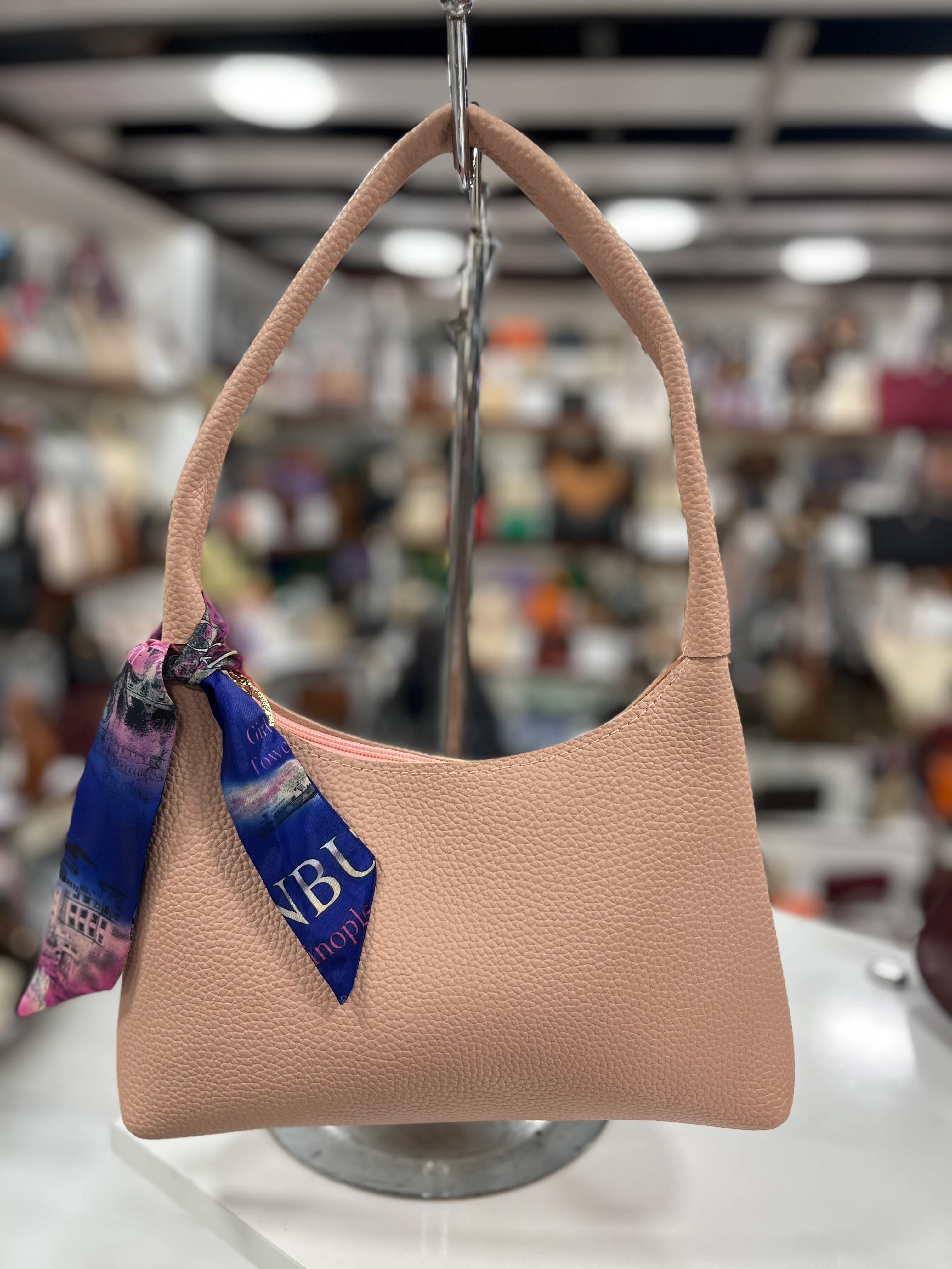 Büyük Kroko Fularlı Baget Kol Çantası - Pudra Pembe