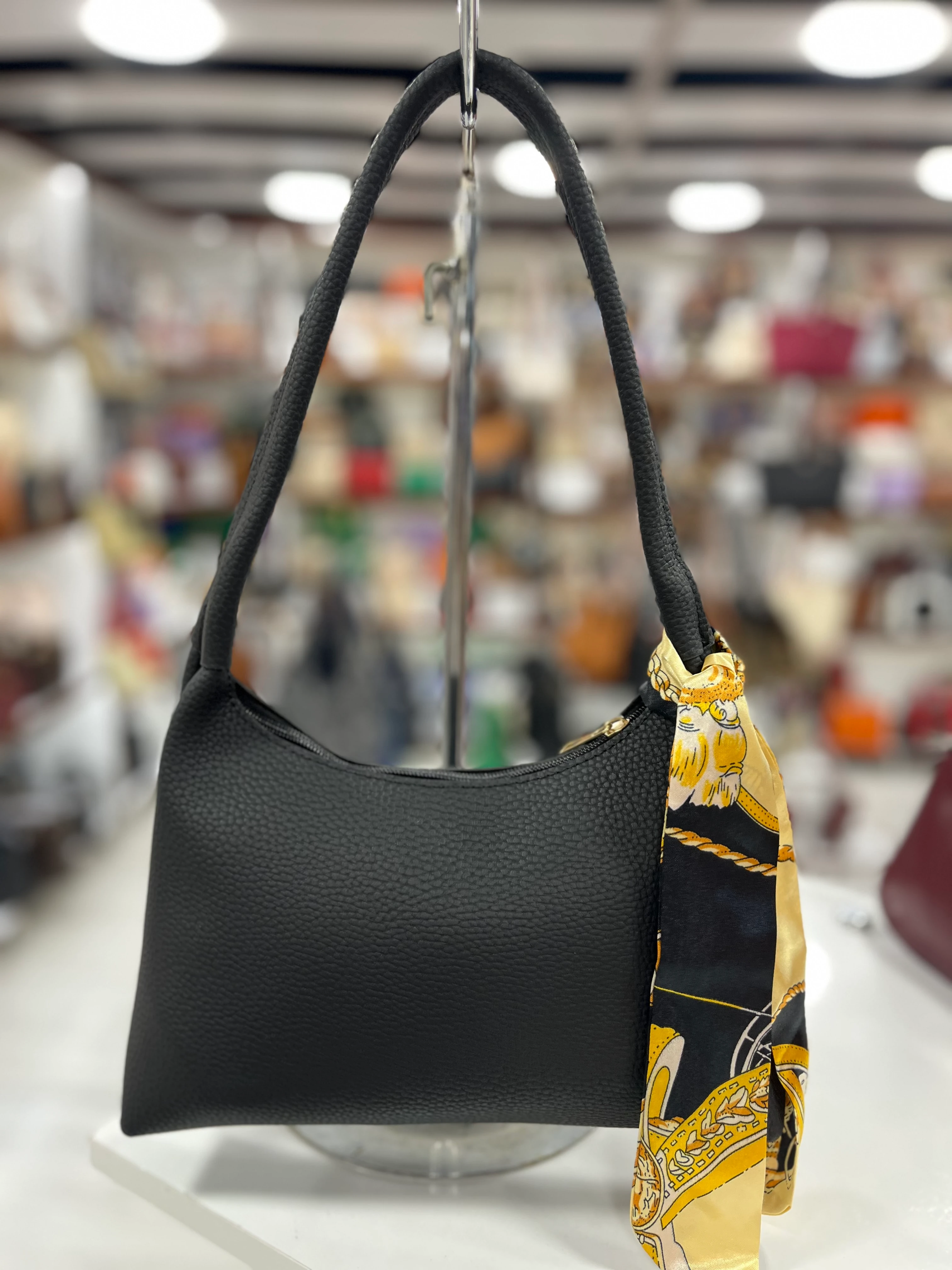 Büyük Kroko Fularlı Baget Kol Çantası - Siyah