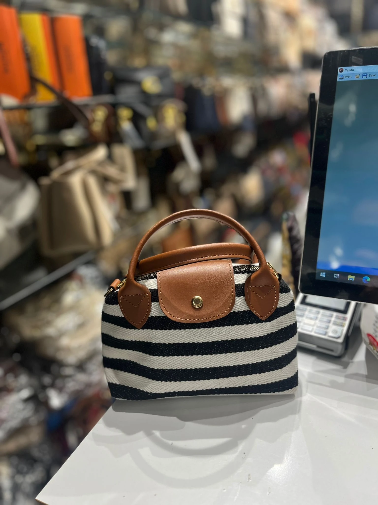 Hasır LNG Model El ve Çapraz Çanta