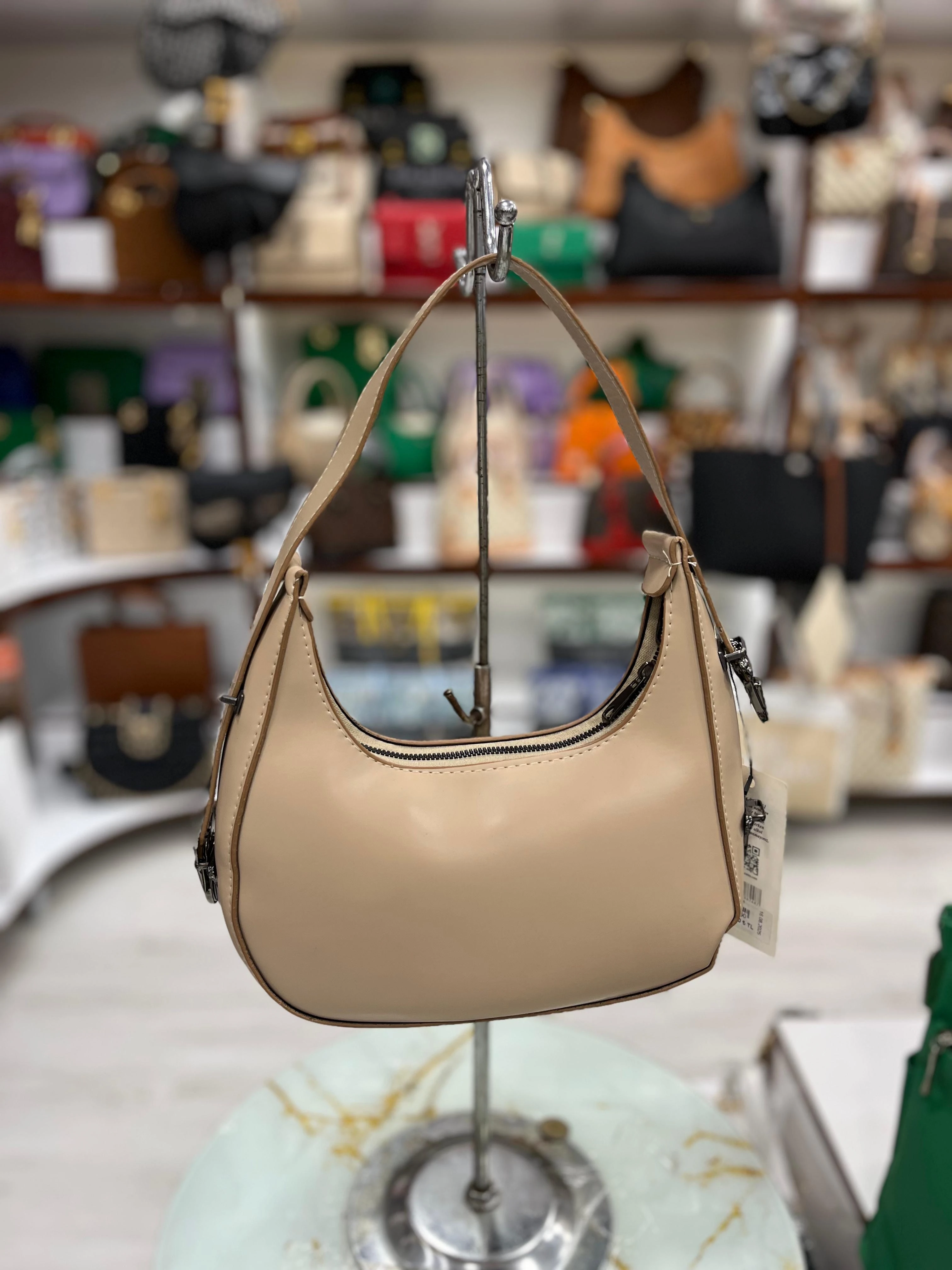  Ayarlanabilir Mekanizmalı Kayık Kol Çantası  - Vizon