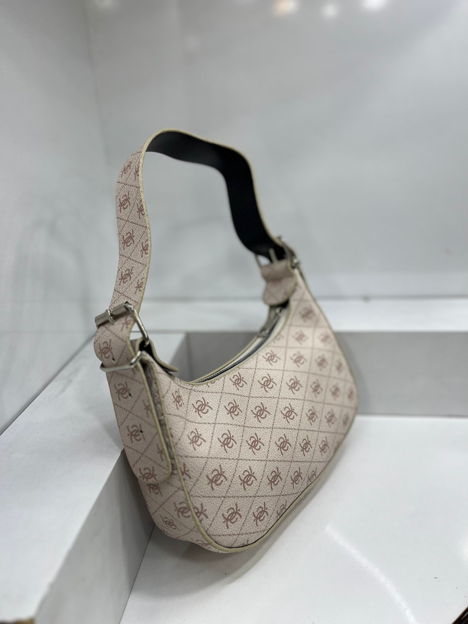 CC Kol Çantası - Krem