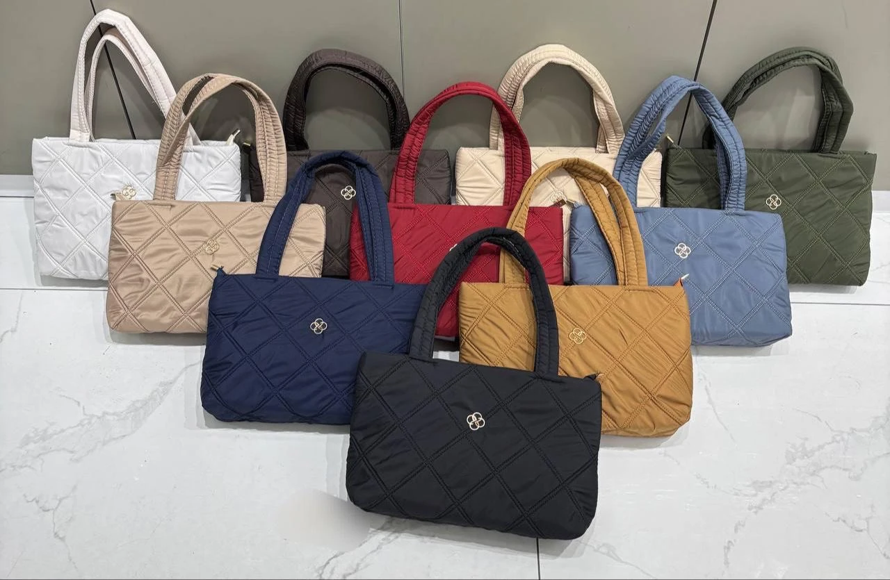 Yonca Detaylı Paraşüt Kumaş Kol Çantası 