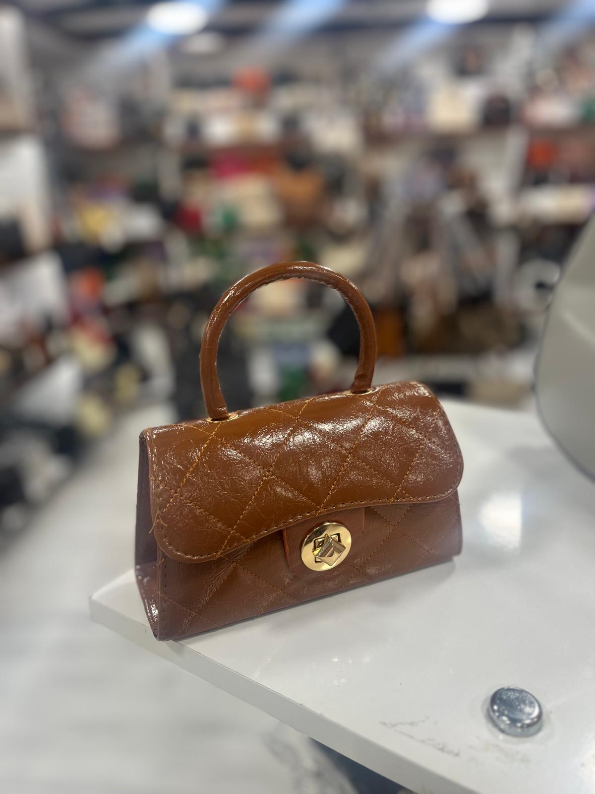 Kapitone Gold Kilitli El ve Çapraz Çanta