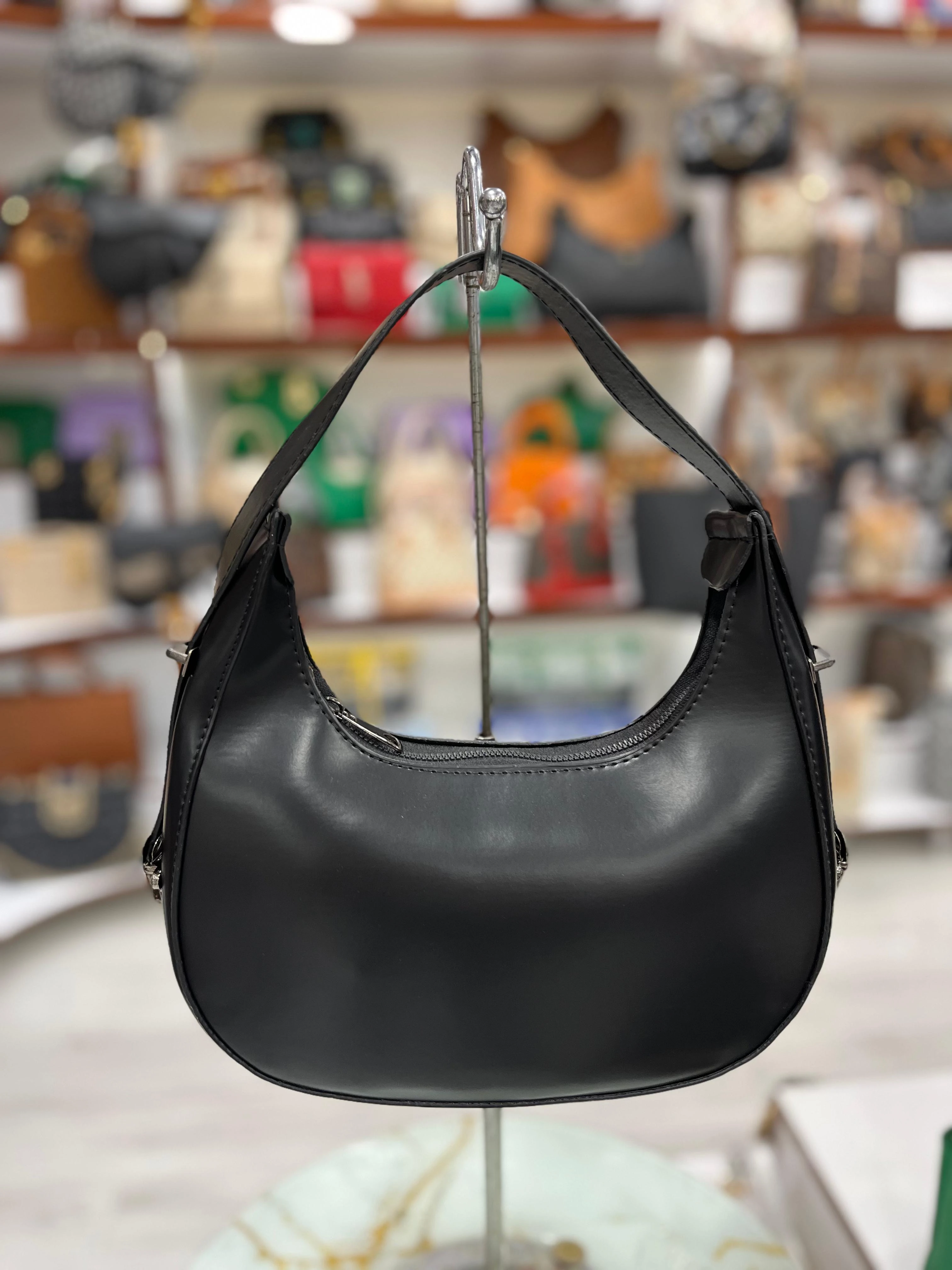  Ayarlanabilir Mekanizmalı Kayık Kol Çantası  - Siyah