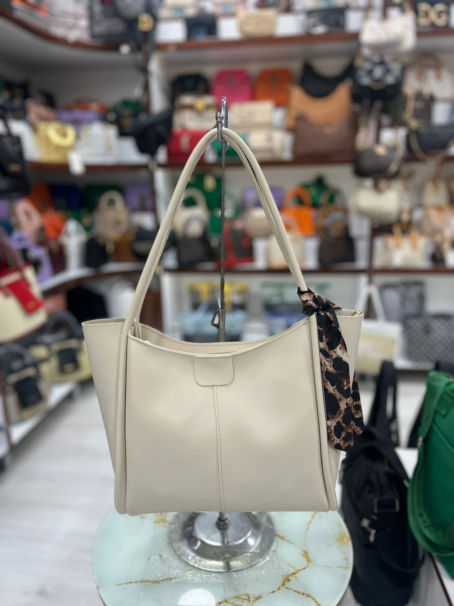 Fular Detaylı Geniş İç Hacimli El ve Omuz Çanta