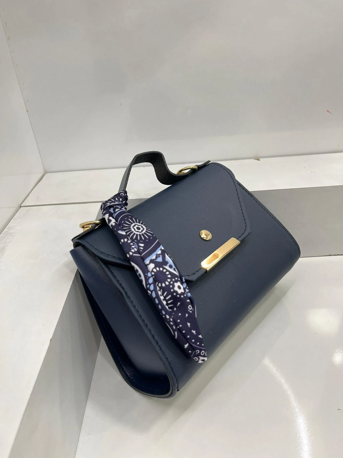 Fularlı Düz Suni Deri Çanta - Lacivert