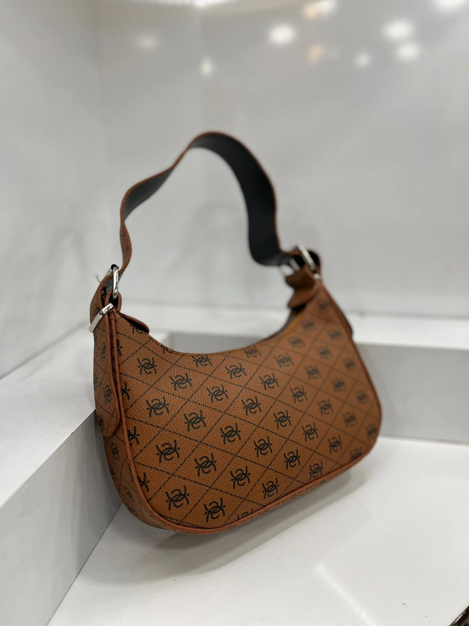 CC Kol Çantası - Taba 