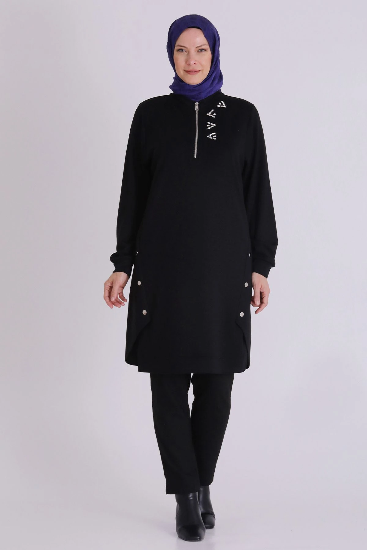 Veka Çıtçıt ve Taş Detaylı Büyük Beden Tesettür Tunik - SİYAH