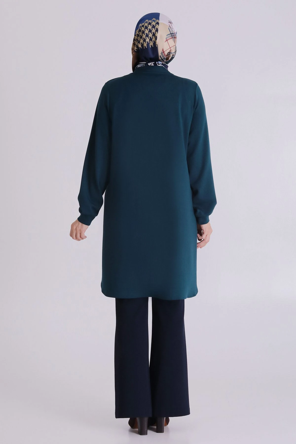 Veka Çıtçıt ve Taş Detaylı Büyük Beden Tesettür Tunik - ZÜMRÜT YEŞİLİ