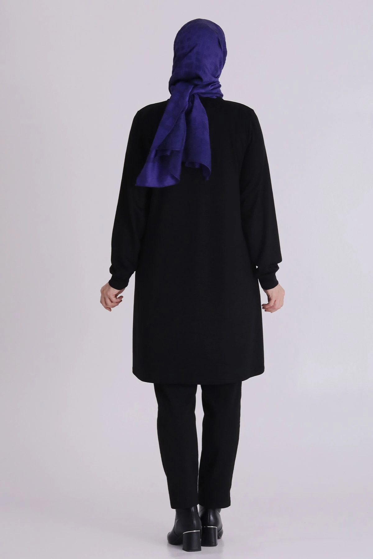 Veka Çıtçıt ve Taş Detaylı Büyük Beden Tesettür Tunik - SİYAH