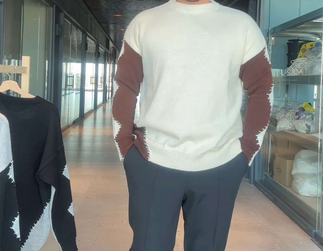 Nakış Detaylı Kazak - Krem