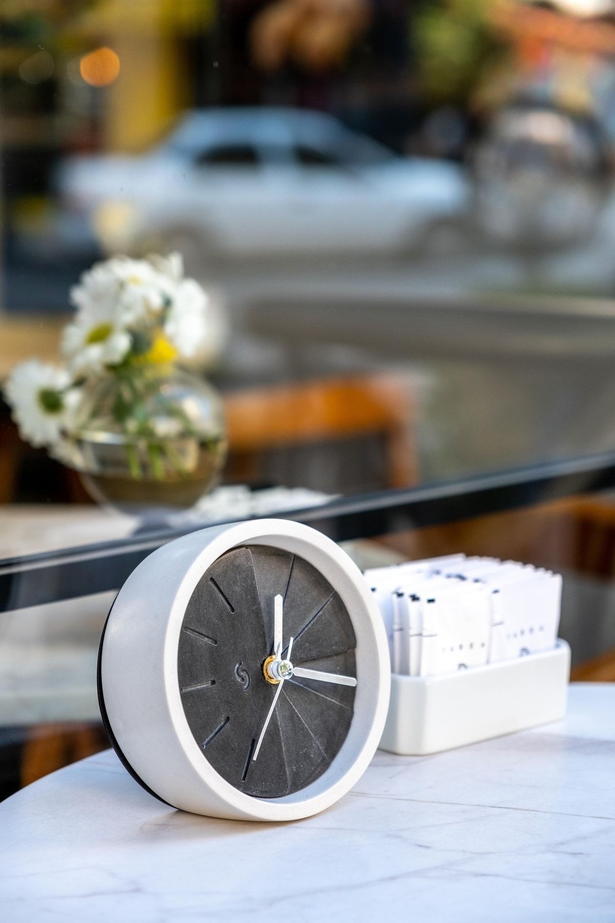 Polytime Beton Sessiz Mekanizmalı Dekoratif Analog Masaüstü Saat