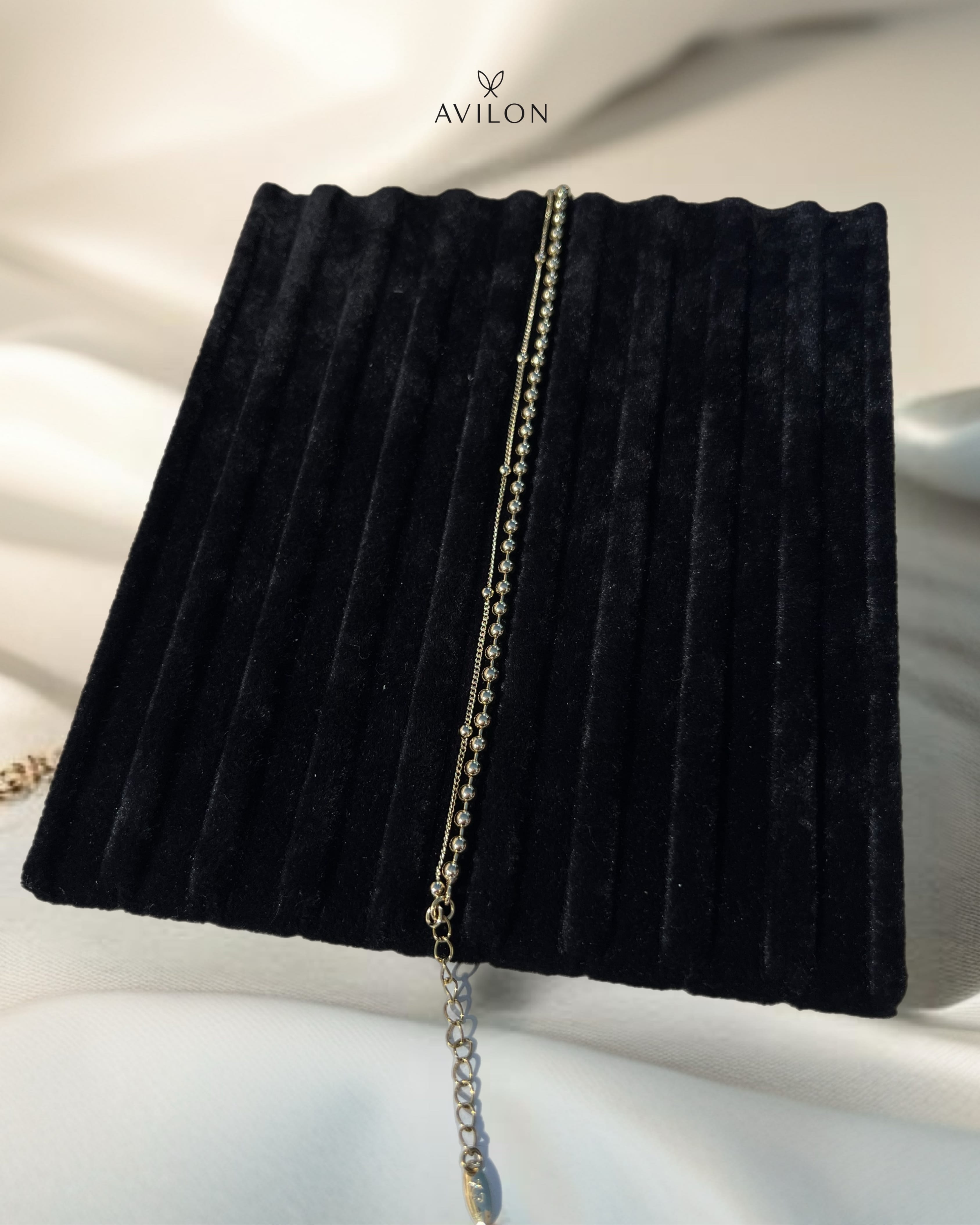 İnci Detaylı Zarif Bileklik – Minimal ve Şık Dokunuş