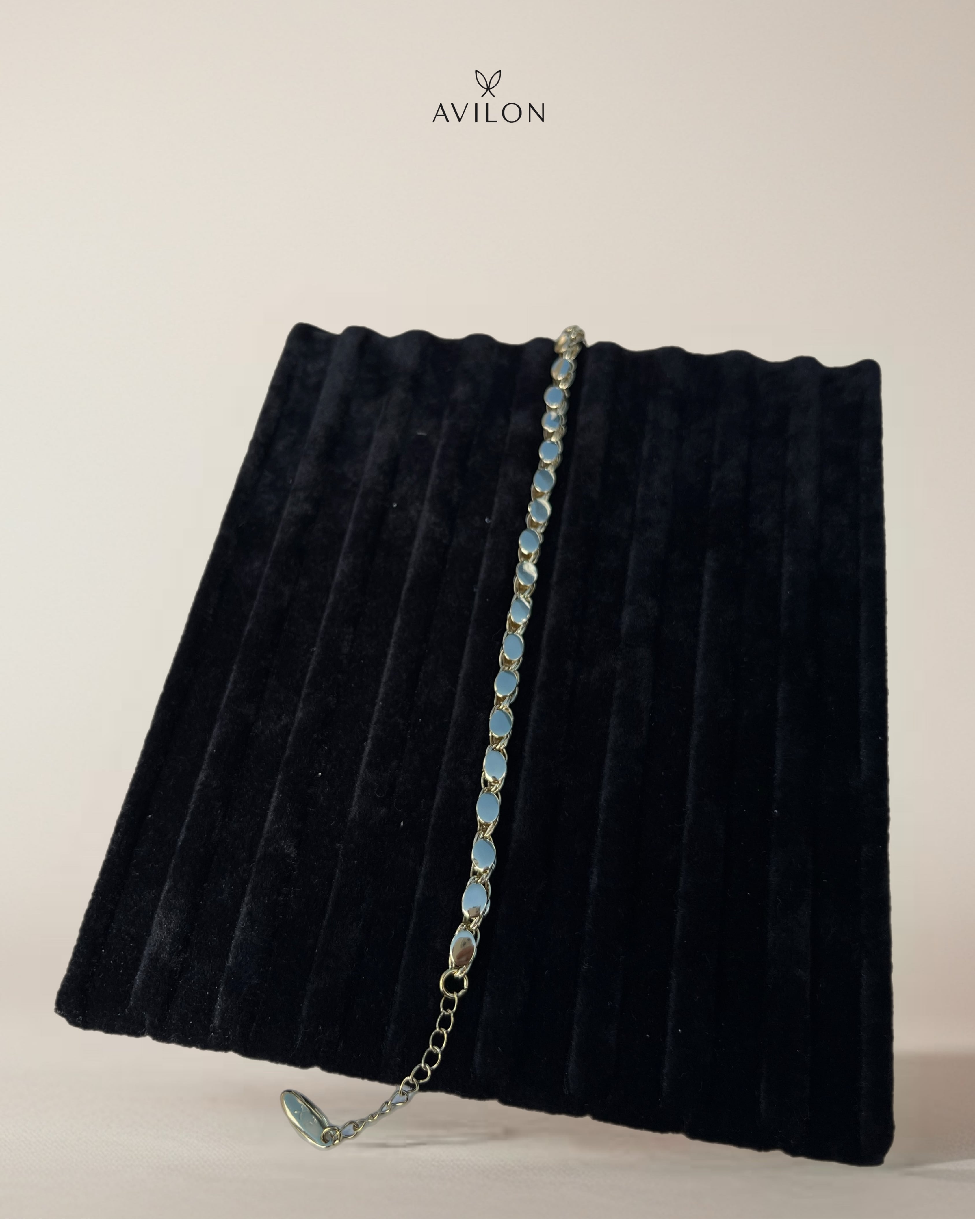 Yuvarlak Detaylı Bileklik – Şık ve Minimalist Tasarım