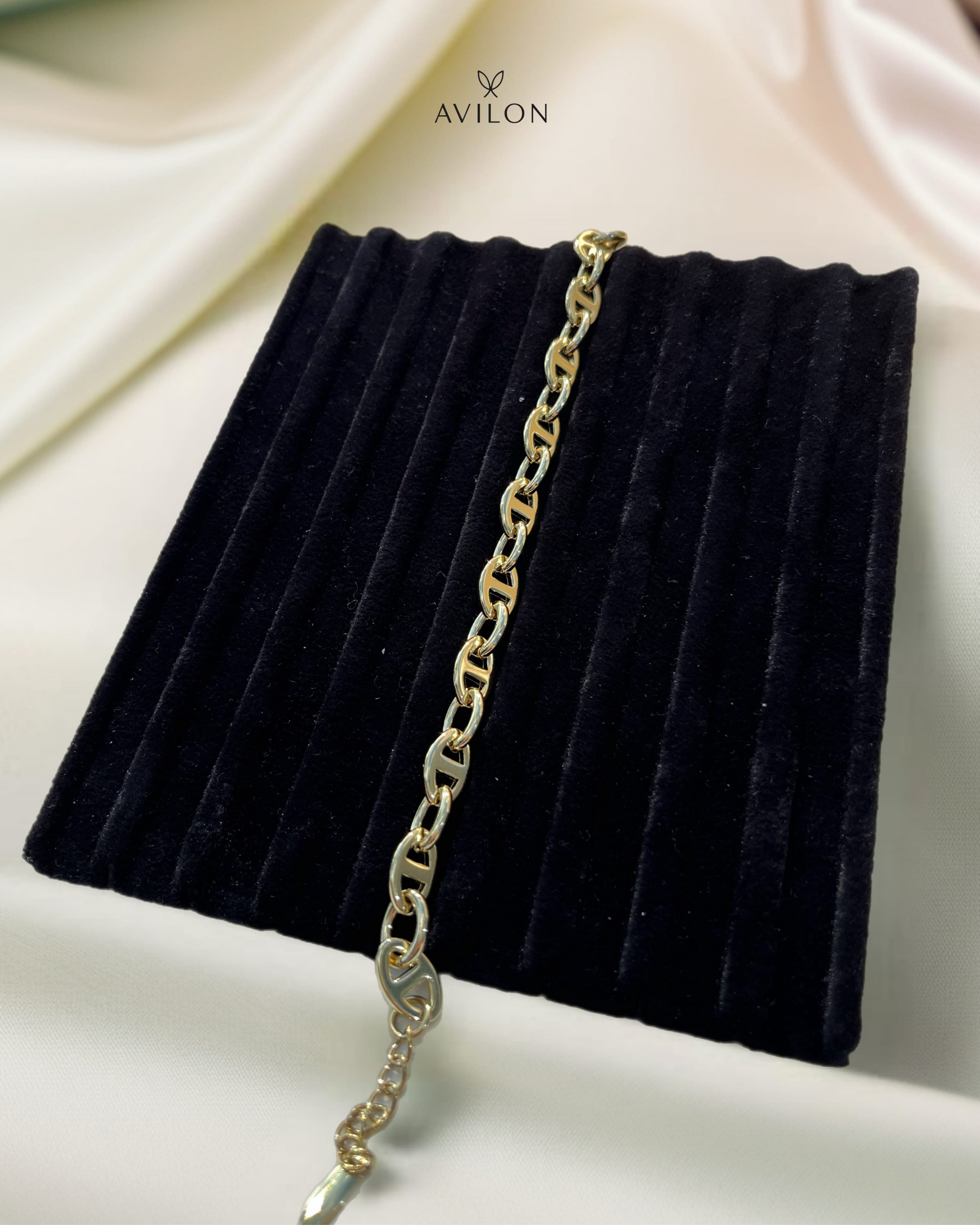 Zincir Halkalı Bileklik – Klasik ve Şık Dokunuş