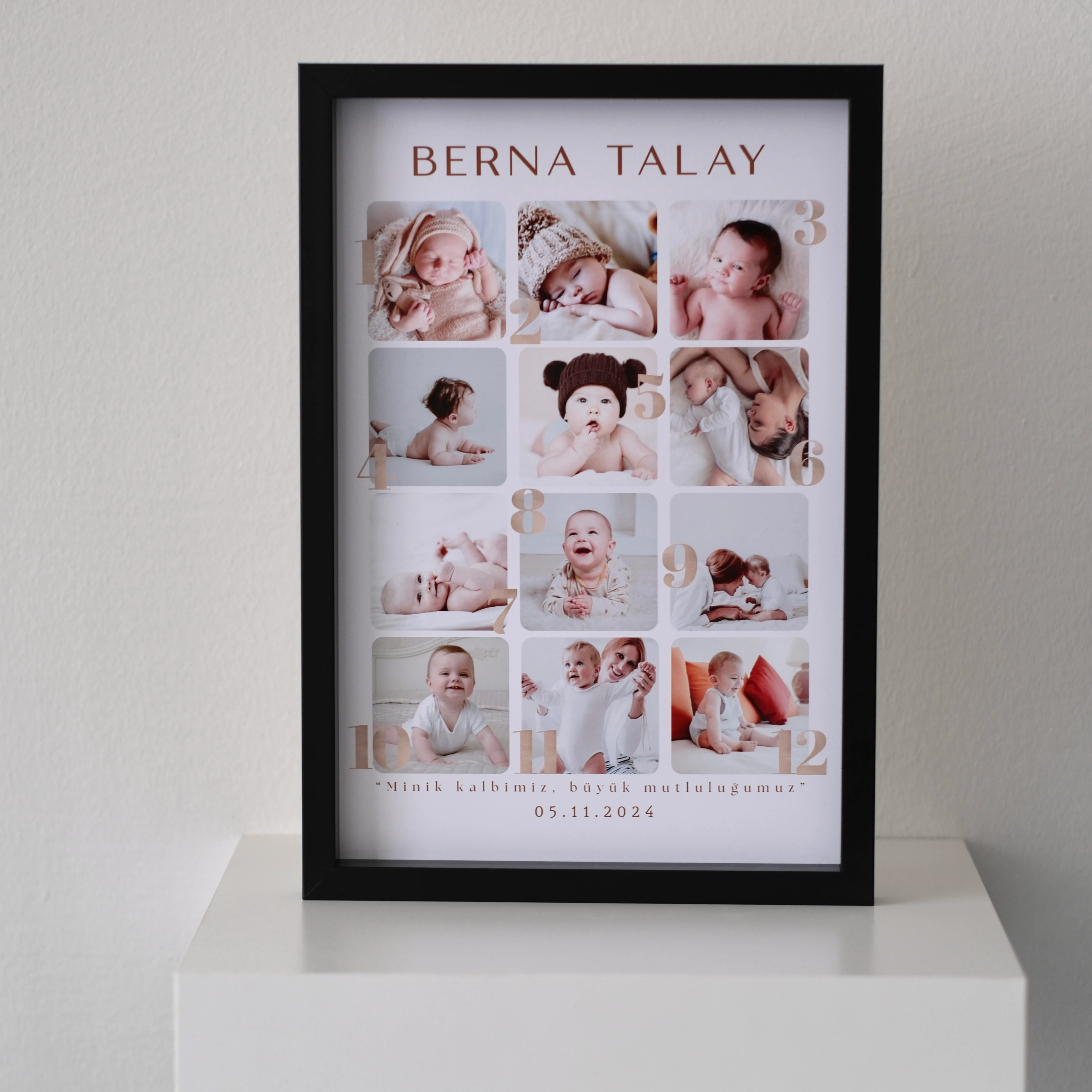 Bebeğin 1 Yılı 12 Fotoğraflı 20x30 Yapışan Çerçeve