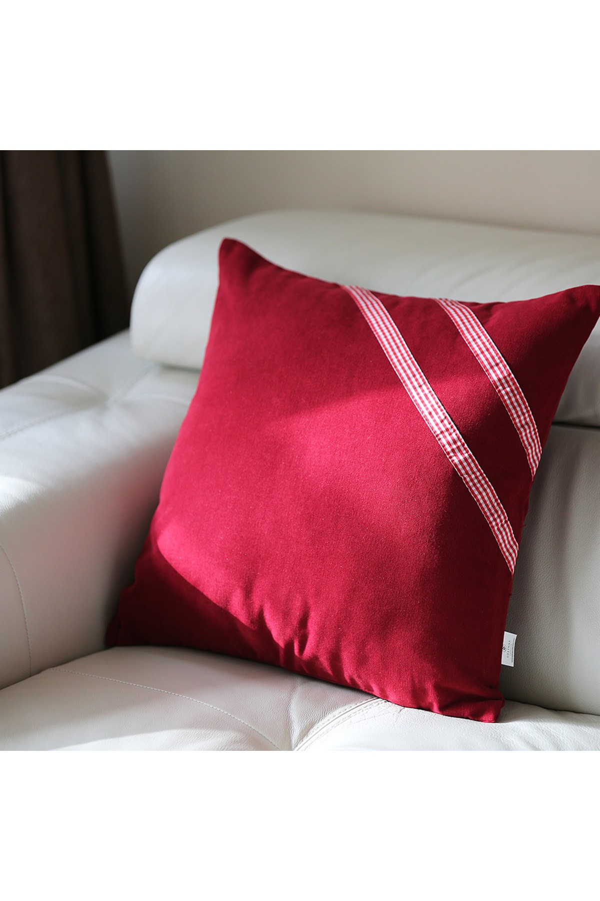 Honeycomb Fabric Dahlia Throw Pillow Cover