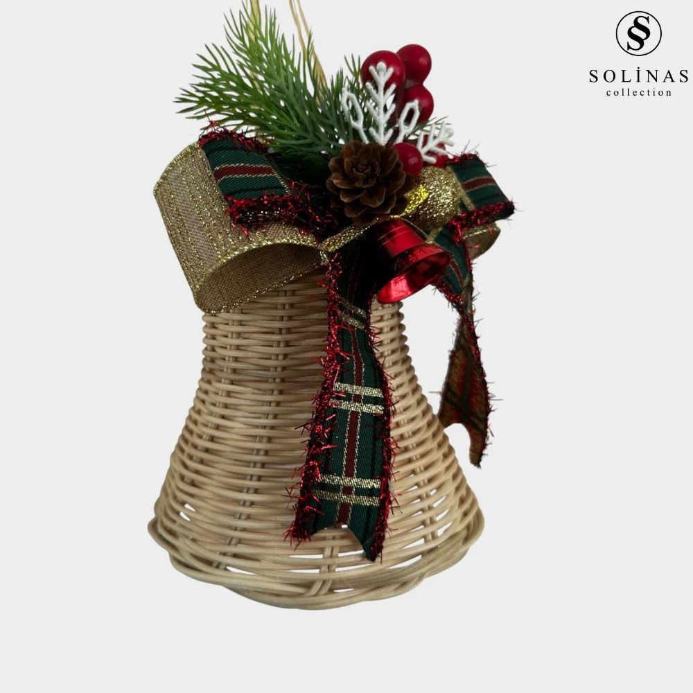 Solinas Collection El Yapımı Rattan Kırmızı Çan Dekor Yeşil Kurdeleli Yeni Yıl Kapı Süsü – Hediyelik