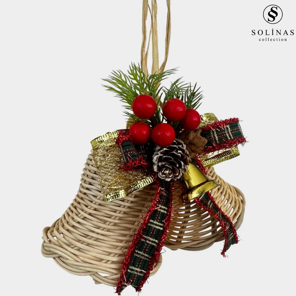 Solinas Collection El Yapımı Rattan Gold Çan Dekor Kırmızı Kurdeleli Yeni Yıl Kapı Süsü – Hediyelik