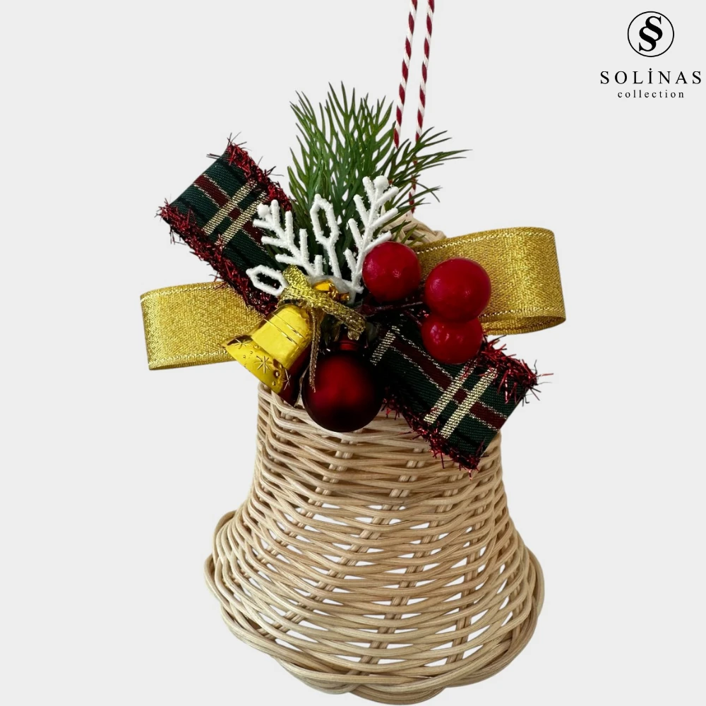 Solinas Collection El Yapımı Rattan Gold Çan Dekor Kırmızı Kurdeleli Yeni Yıl Kapı Süsü – Hediyelik