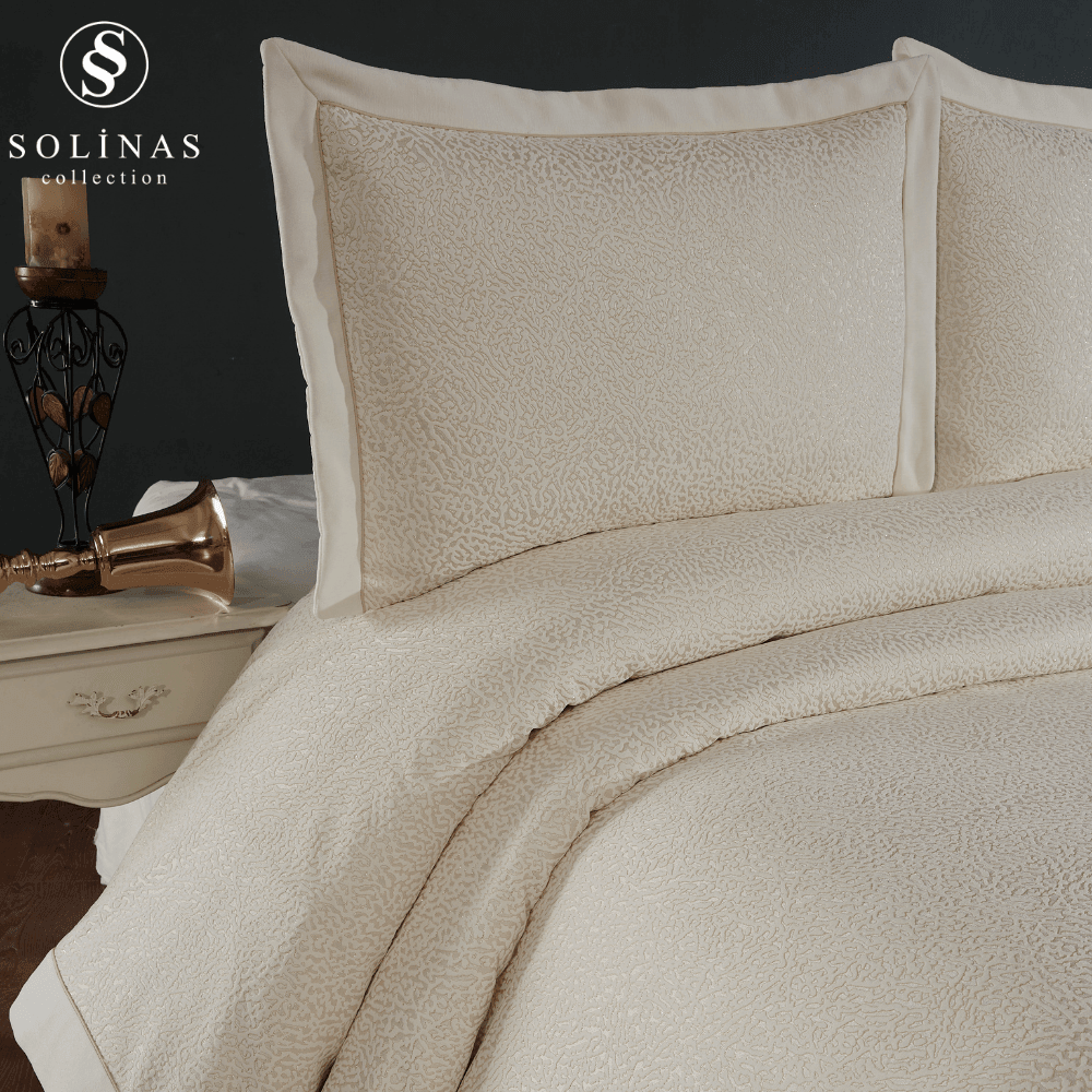 Solinas Collection Bellamira Krem – Vizon Kenarı Biyeli Çift Kişilik Yatak Örtüsü