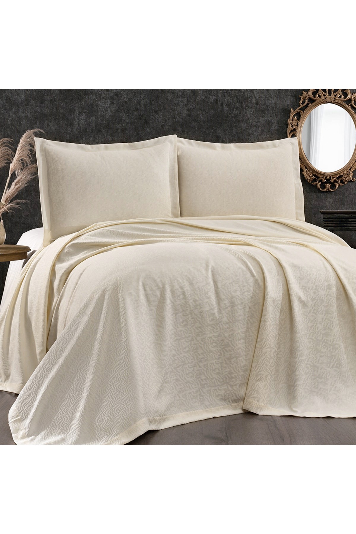 Linda Cream Double Bedspread