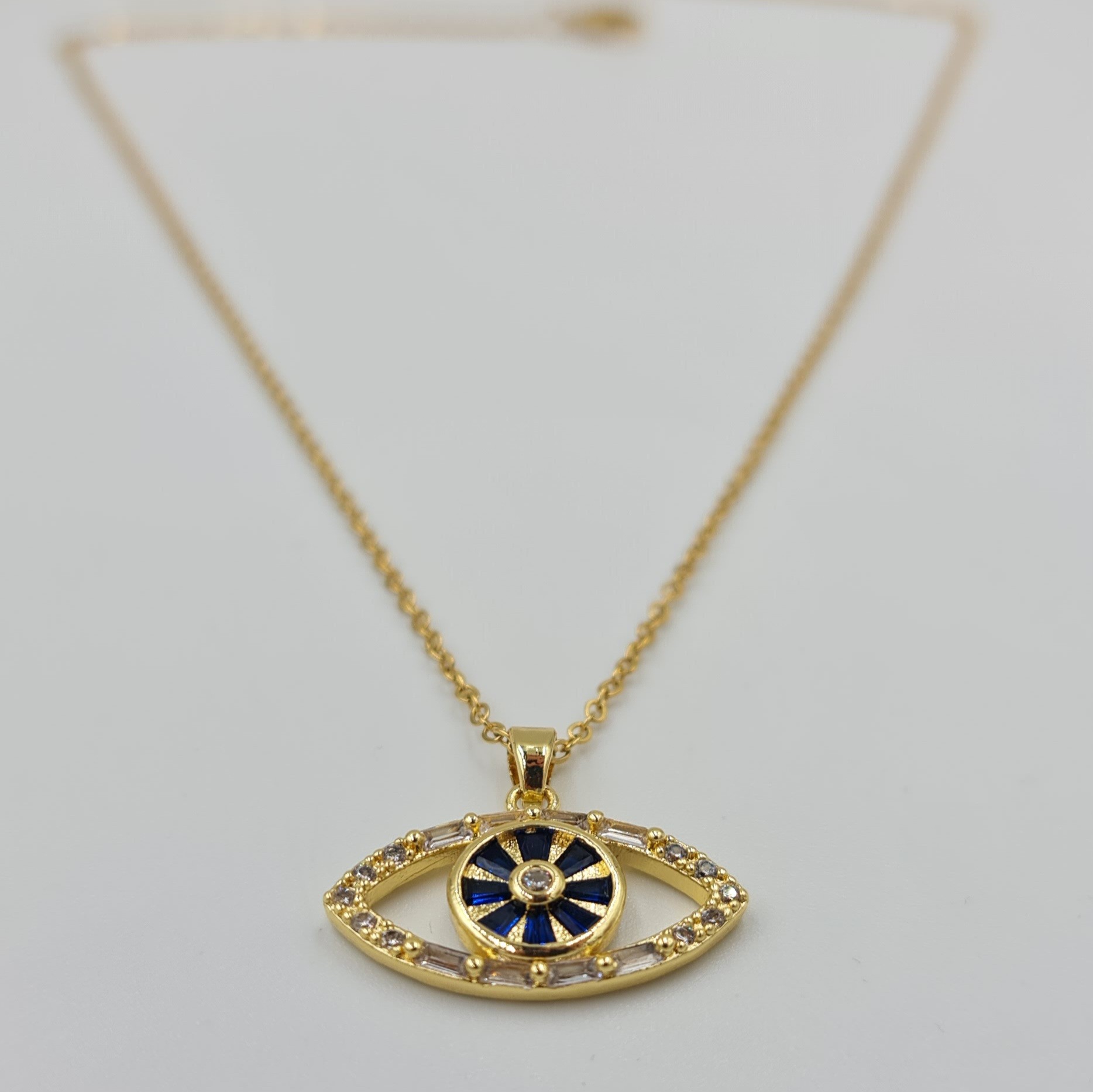 Gold Nazar Göz Figürlü Taşlı Çelik Kolye – Kararmaz, Ayarlanabilir, 40+5 cm (1 mm Zincir)