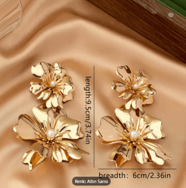 Kadın Gold Renk Büyük Çiçek Küpe – İnci Detaylı 9.5 cm Gösterişli Model
