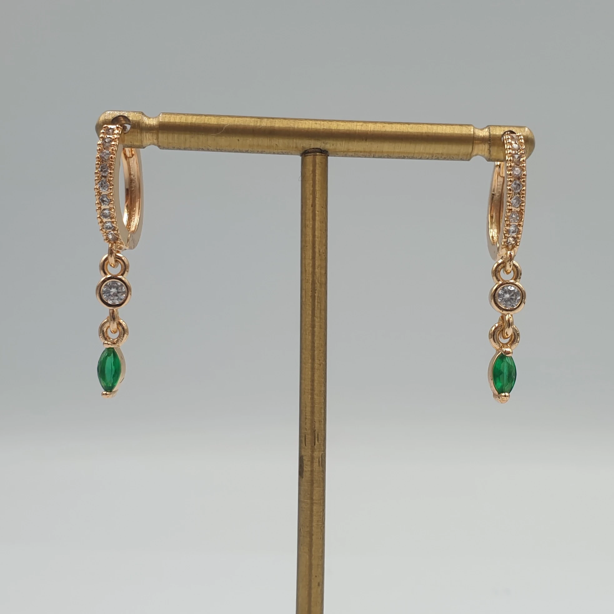 Xuping Yeşil Zirkon Taş Detaylı Sallantılı Xuping Küpe - Kararmaz (3 cm)