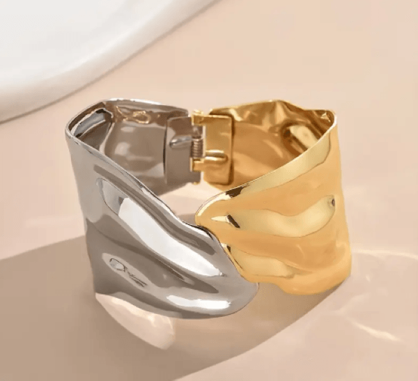 Kadın Gold & Silver Renkli Bileklik – Dalgalı Yüzeyli Geniş Manşet Model Kelepçe