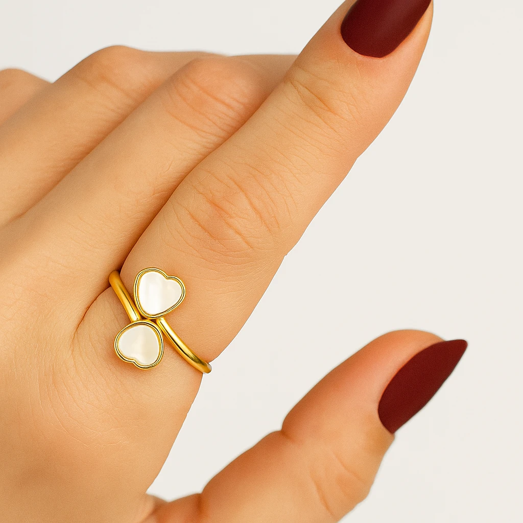 Kadın Kalp Dokunuşu – Beyaz Sedef Taşlı Ayarlanabilir Çelik Yüzük