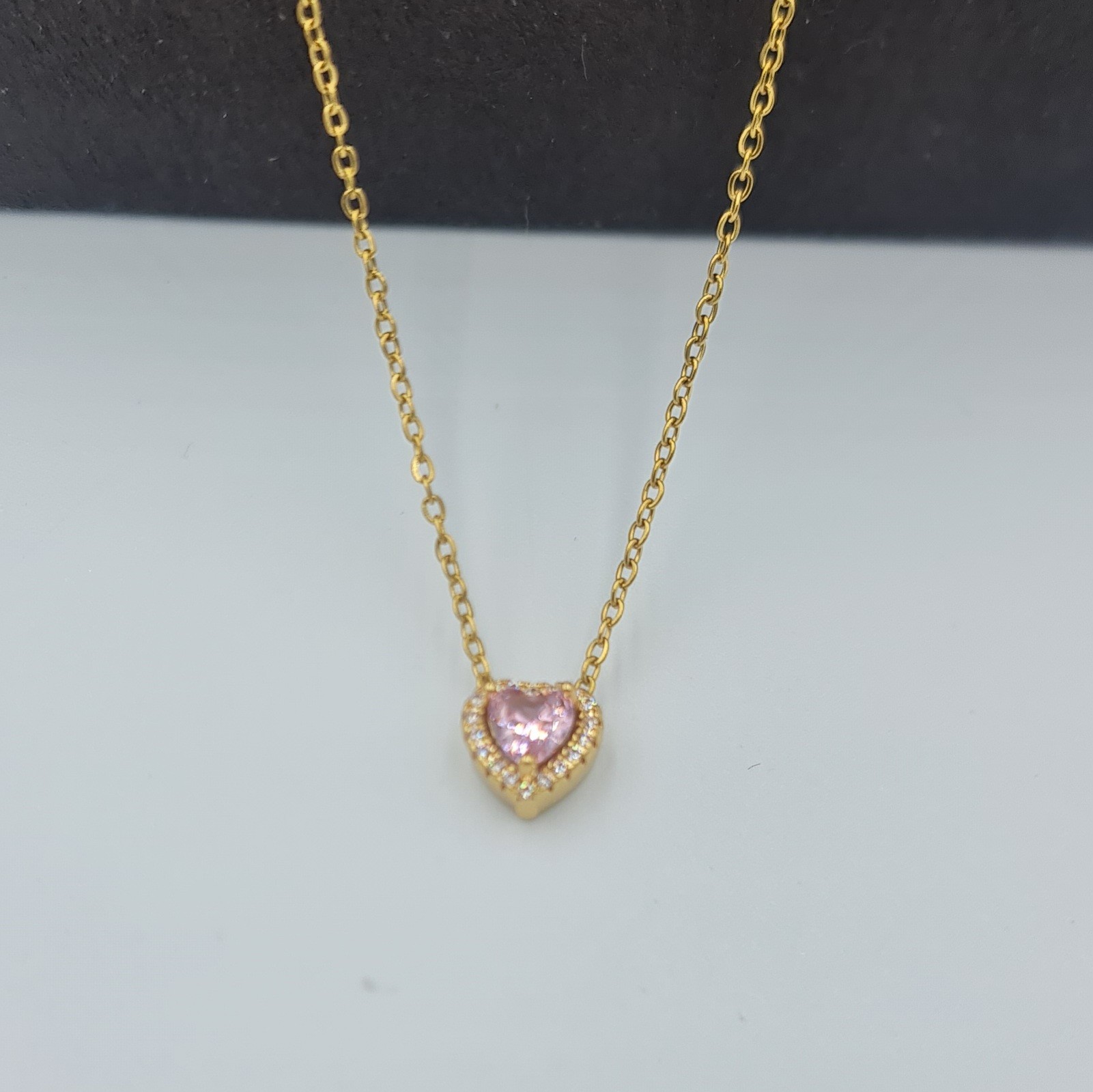Gold Kalpli Pembe Zirkon Taşlı Ciddi İlişki Kolyesi