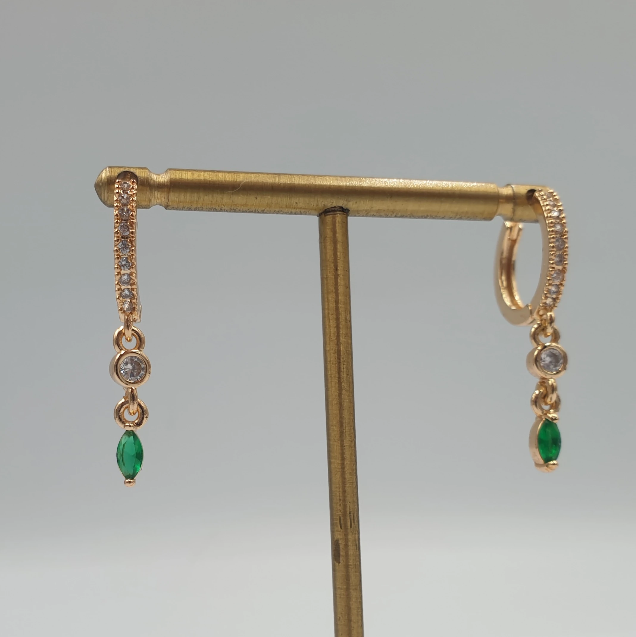 Xuping Yeşil Zirkon Taş Detaylı Sallantılı Xuping Küpe - Kararmaz (3 cm)