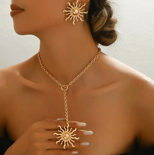 Gold Dekolte Güneş Kolye Küpe Set Şık Kadın Kolye Küpe Set