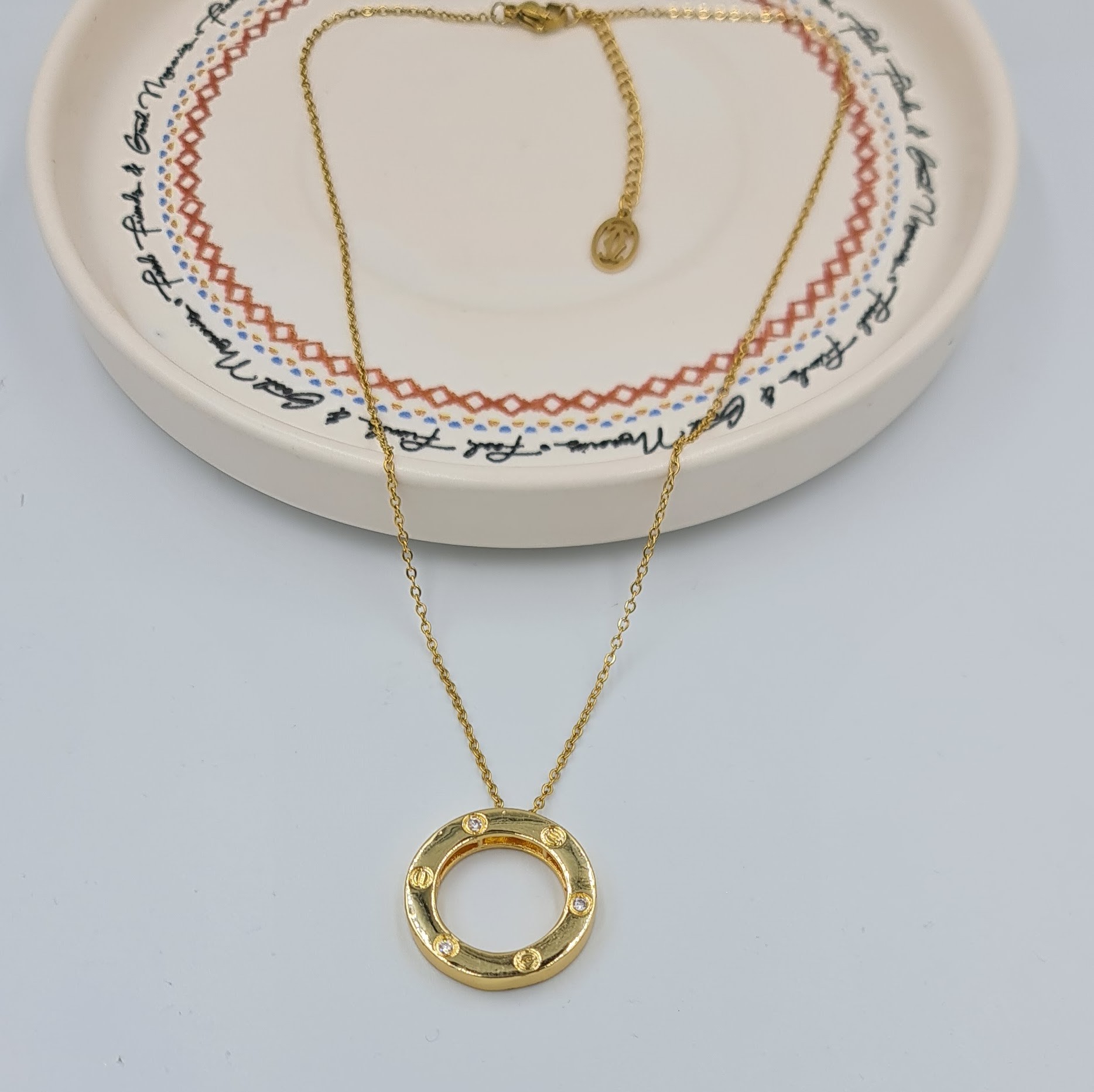 Gold Renk Çift Taraflı Kullanım Zirkon Taş Detaylı Çelik Kolye – LOVE Yazılı, 40+5 cm