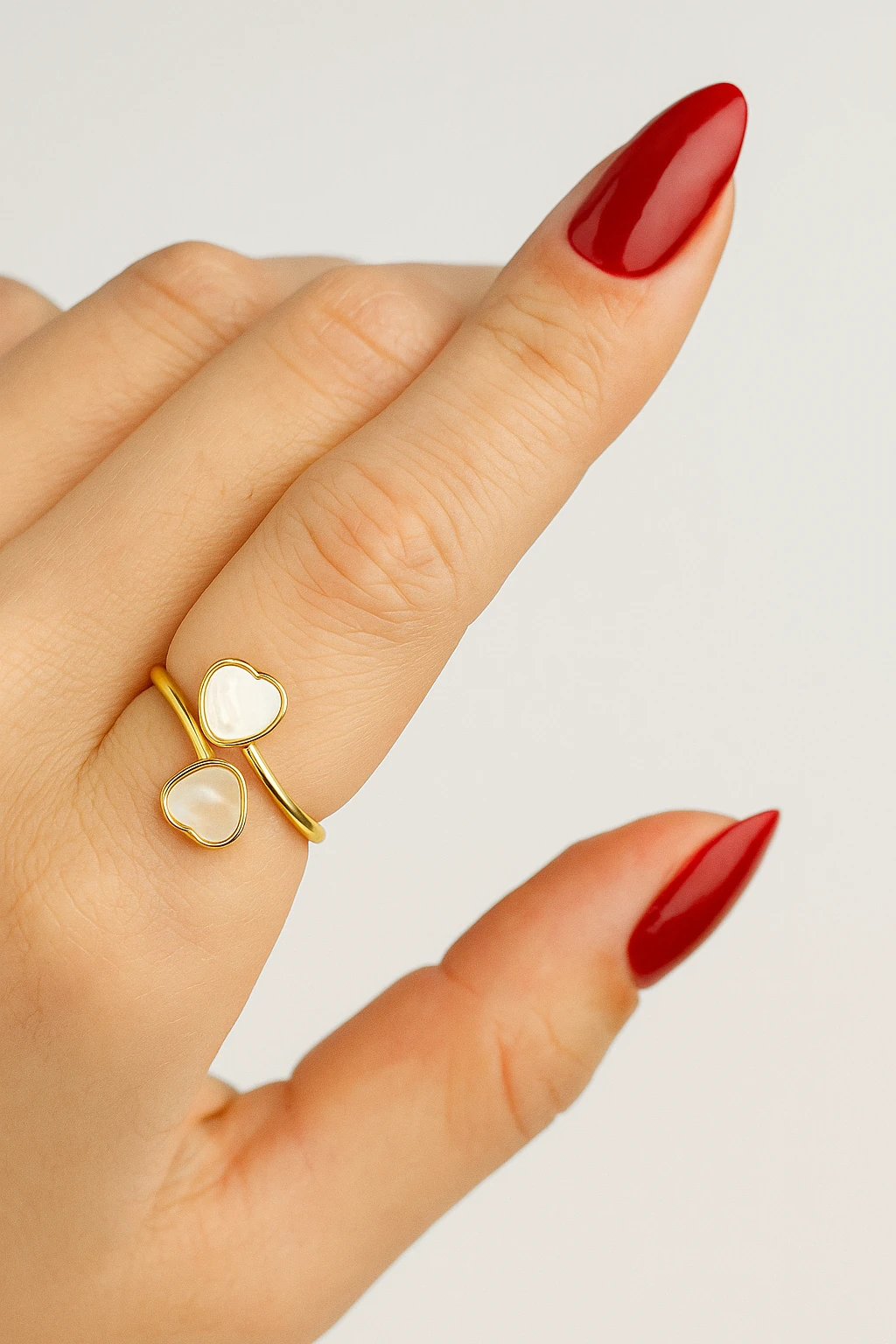 Kadın Kalp Dokunuşu – Beyaz Sedef Taşlı Ayarlanabilir Çelik Yüzük