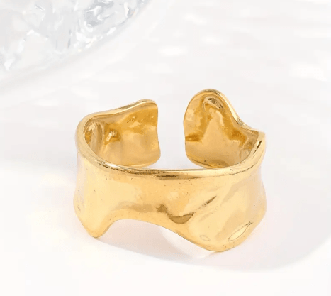 Kadın Gold Dalga Formlu Ayarlanabilir Yüzük – Modern ve Minimalist Stil