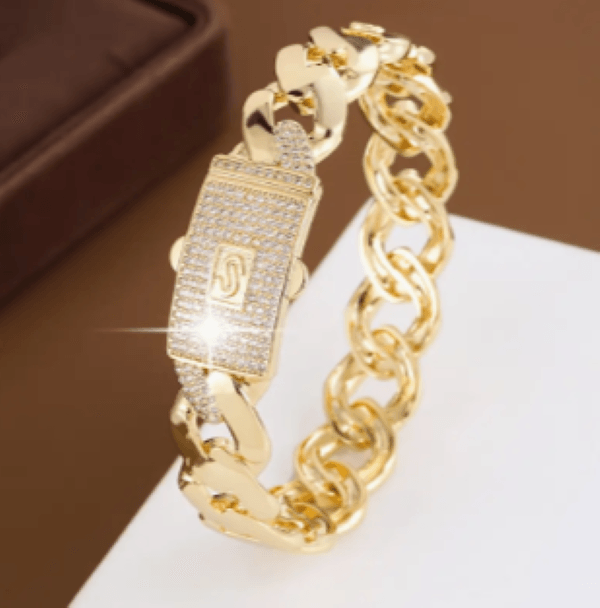 Kadın Gold Renk Zincir Kelepçe Bileklik – Taş Detaylı, 5.5 cm Modern Tasarım