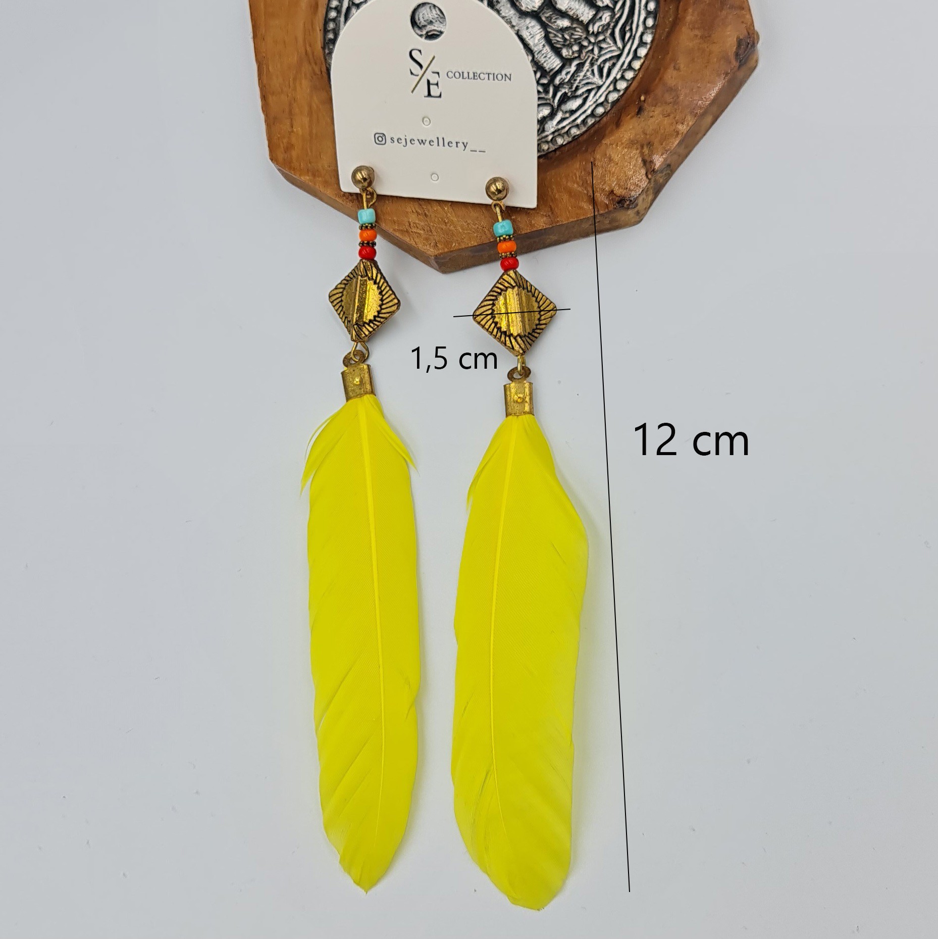 Sarı Tüy Detaylı Sallantılı Bohem Küpe