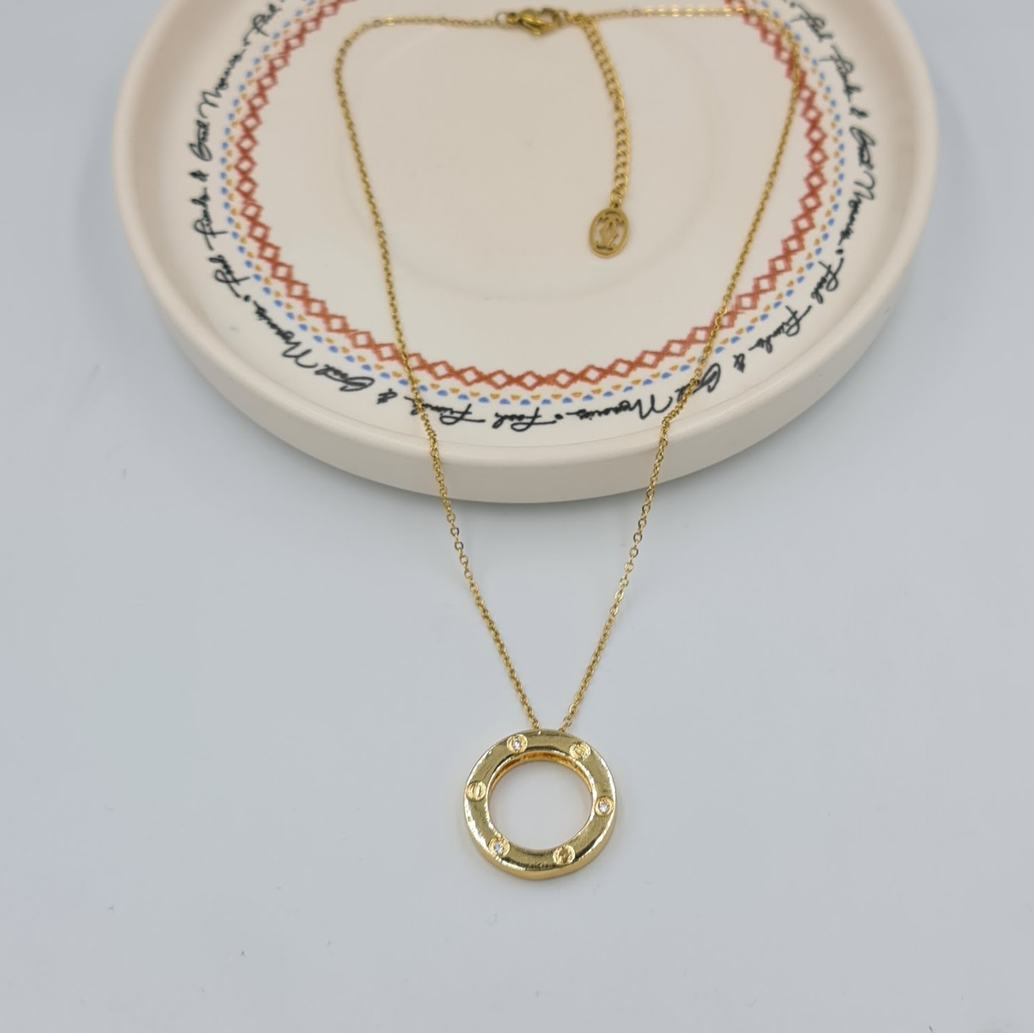 Gold Renk Çift Taraflı Kullanım Zirkon Taş Detaylı Çelik Kolye – LOVE Yazılı, 40+5 cm