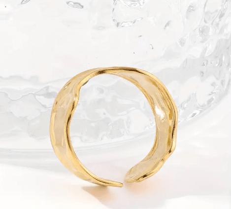 Kadın Gold Dalga Formlu Ayarlanabilir Yüzük – Modern ve Minimalist Stil
