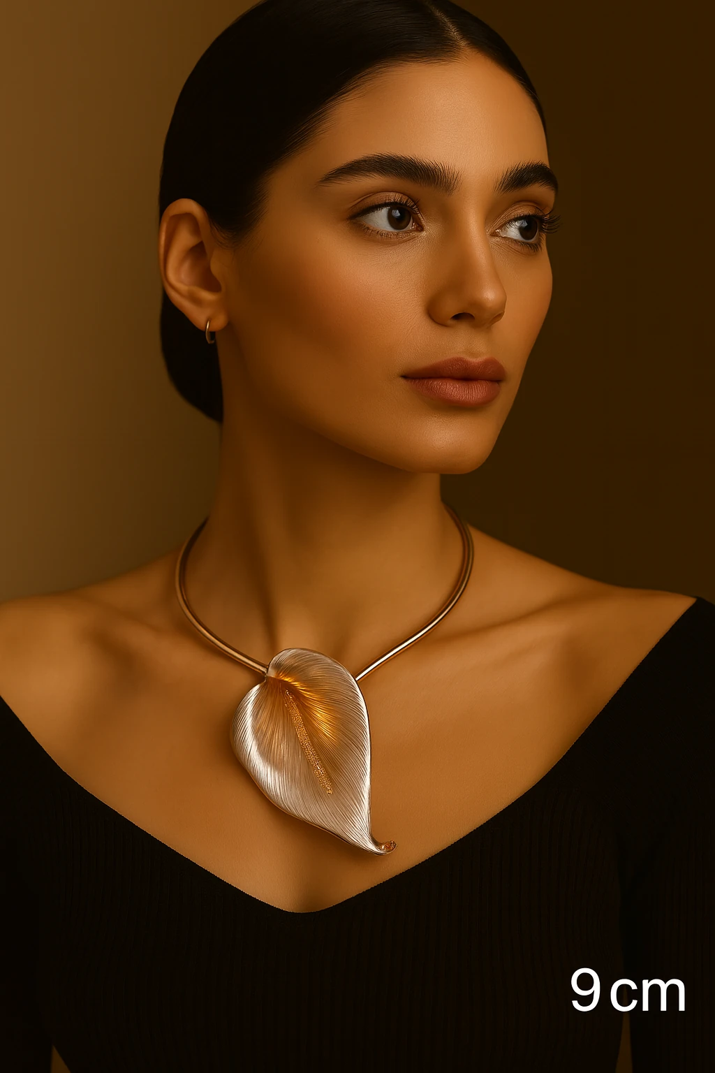 Modern Tasarım Altın Işıltısı Yaprak Kolye