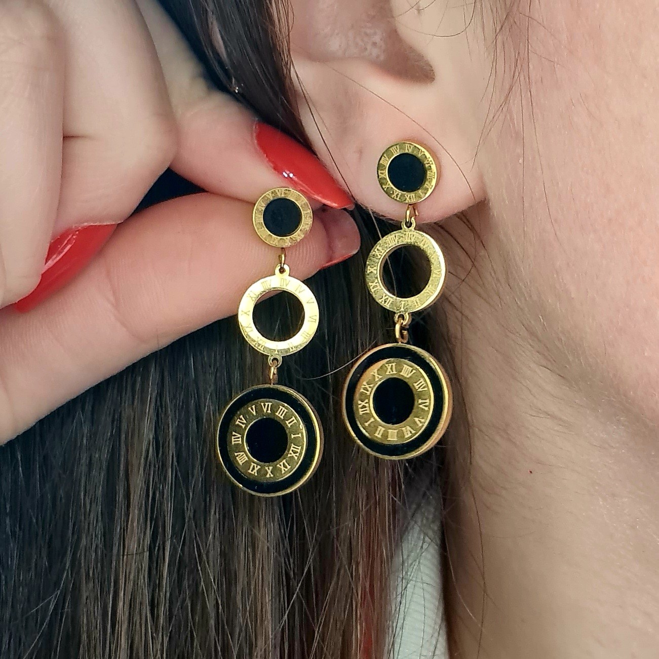 Roma Rakamlı Gold Detaylı Çelik Küpe – 4 cm, Zarif Modern Tasarım