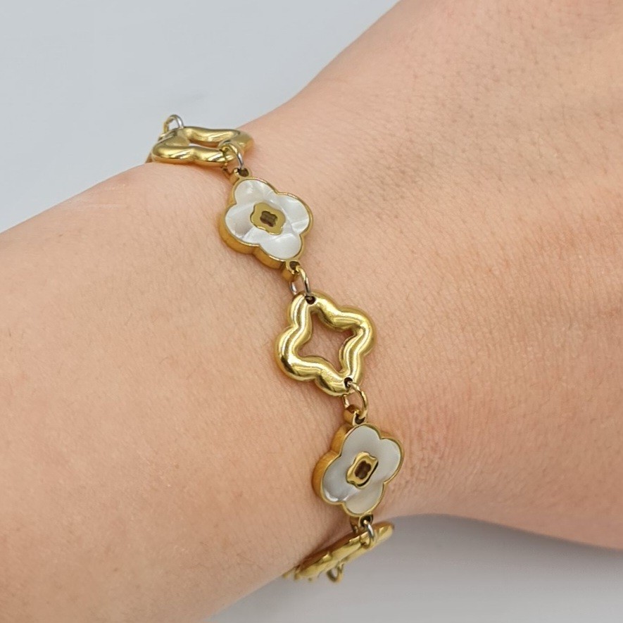 Gold Renk Çelik Çiçek Motifli Bileklik – Ayarlanabilir, 18+4,5 cm