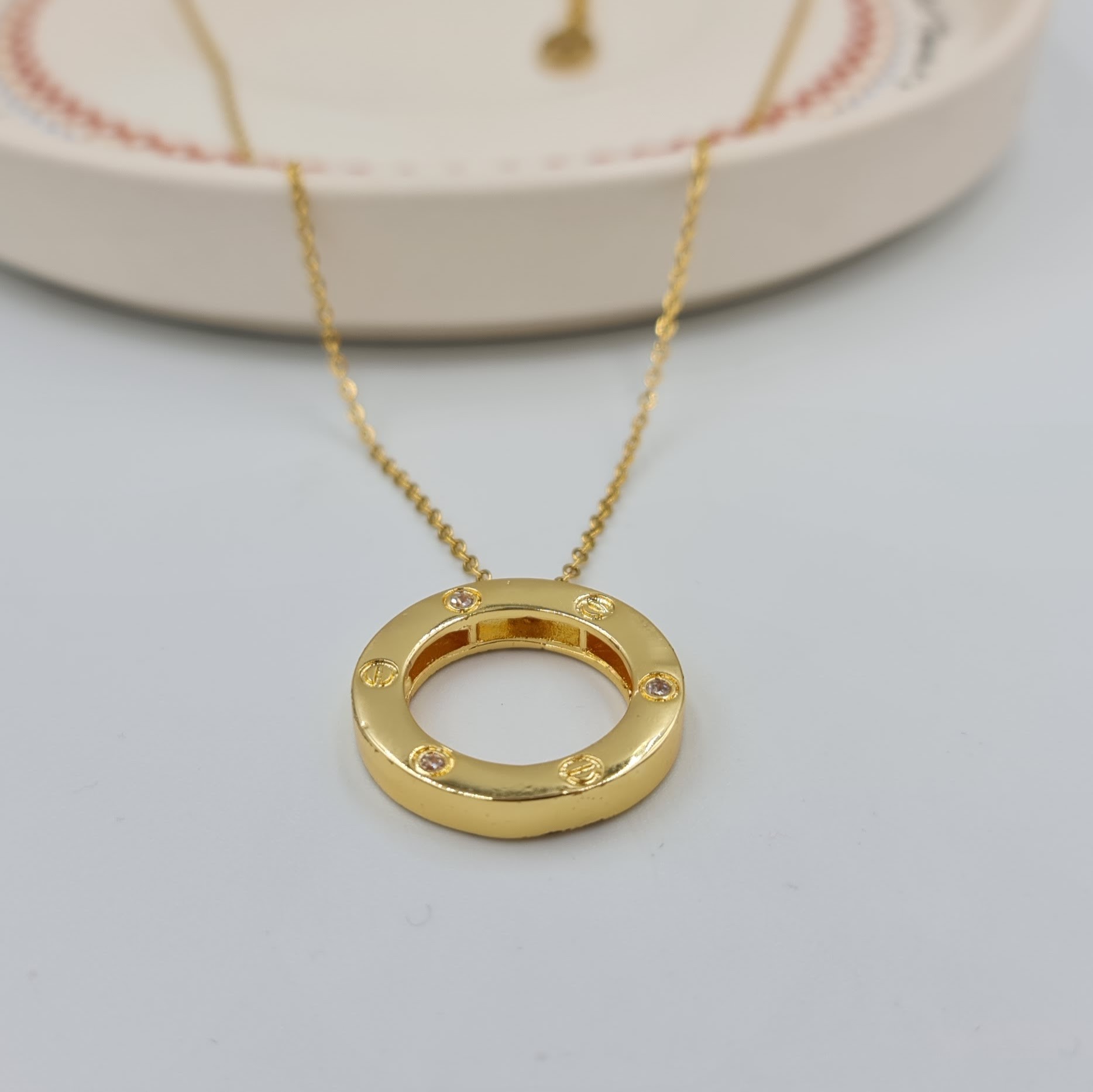 Gold Renk Çift Taraflı Kullanım Zirkon Taş Detaylı Çelik Kolye – LOVE Yazılı, 40+5 cm