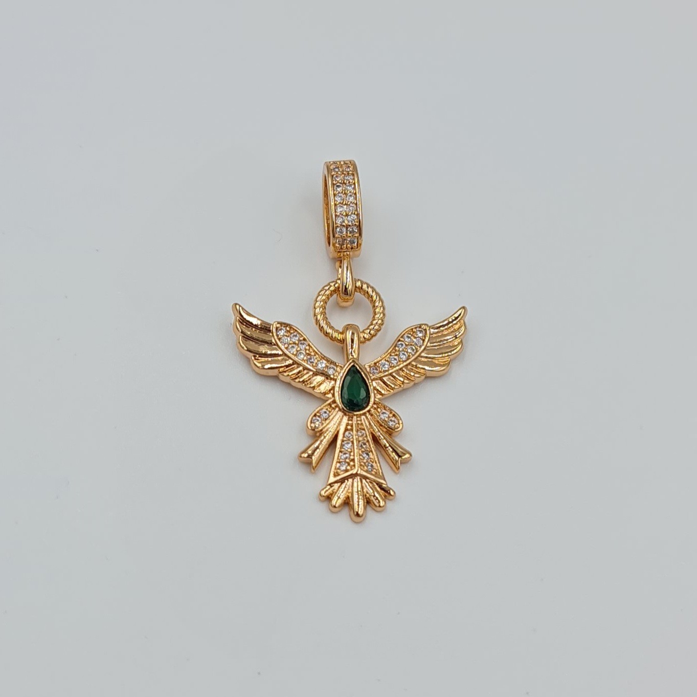 Anka Kuşu Figürlü Kolye Ucu – Rose Gold Xuping, Zirkon Taşlı, Yeşil Damla Taş Detaylı, 6 mm Halka (3,9 x 2,5 cm)