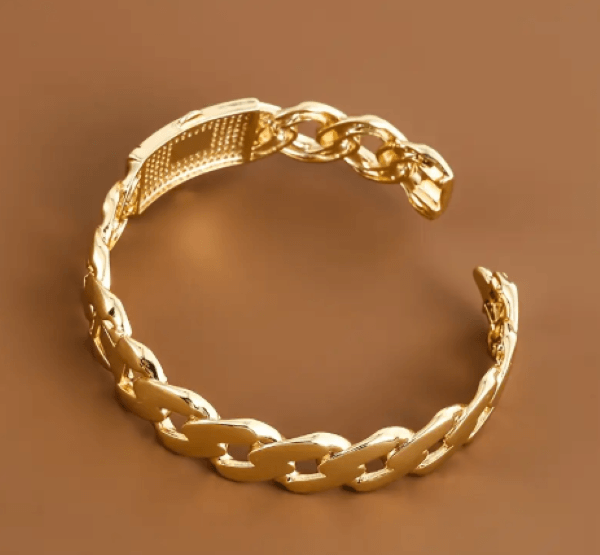 Kadın Gold Renk Zincir Kelepçe Bileklik – Taş Detaylı, 5.5 cm Modern Tasarım