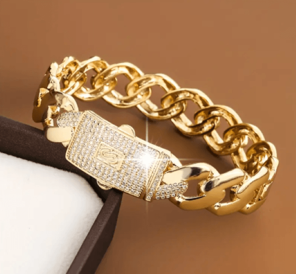 Kadın Gold Renk Zincir Kelepçe Bileklik – Taş Detaylı, 5.5 cm Modern Tasarım