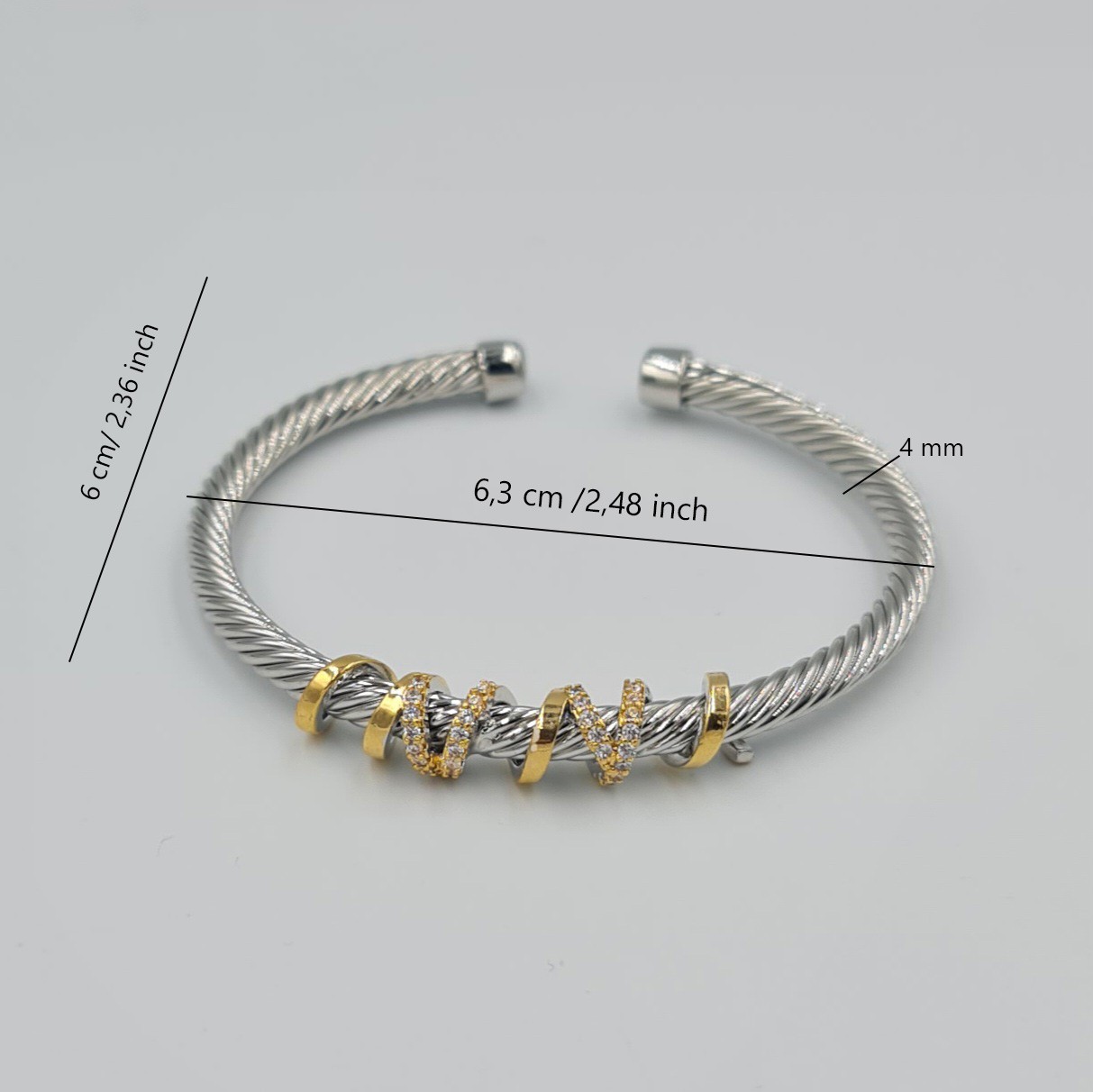 Gümüş Gold Detaylı Taşlı Çelik Kelepçe Bileklik – Esnek Yapı, VIP Model, Kararmaz, 4 mm (6,3x6 cm)